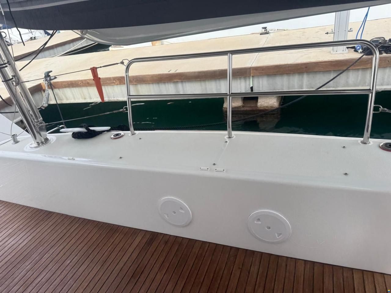 Lagoon 42