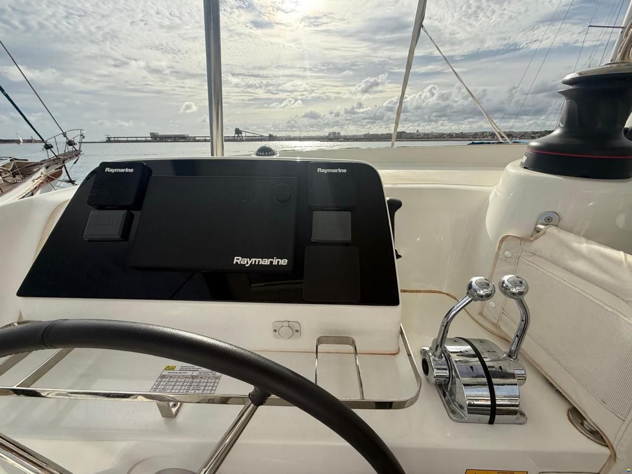 Lagoon 42