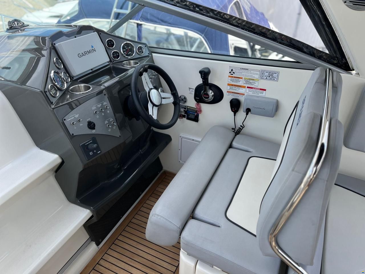 Bayliner Ciera 8 med 250 hk MerCruiser 4,5L V6 MP