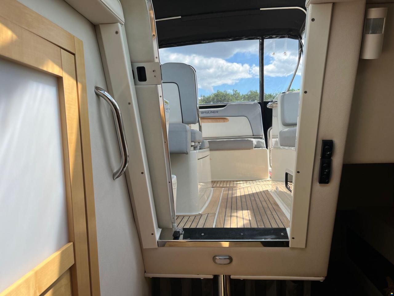 Bayliner Ciera 8 med 250 hk MerCruiser 4,5L V6 MP
