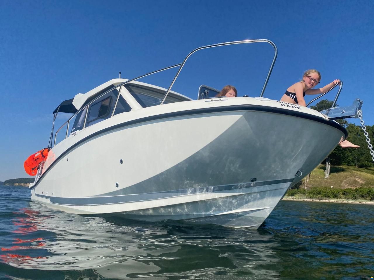 Quicksilver Activ 675 Weekend med F200 M