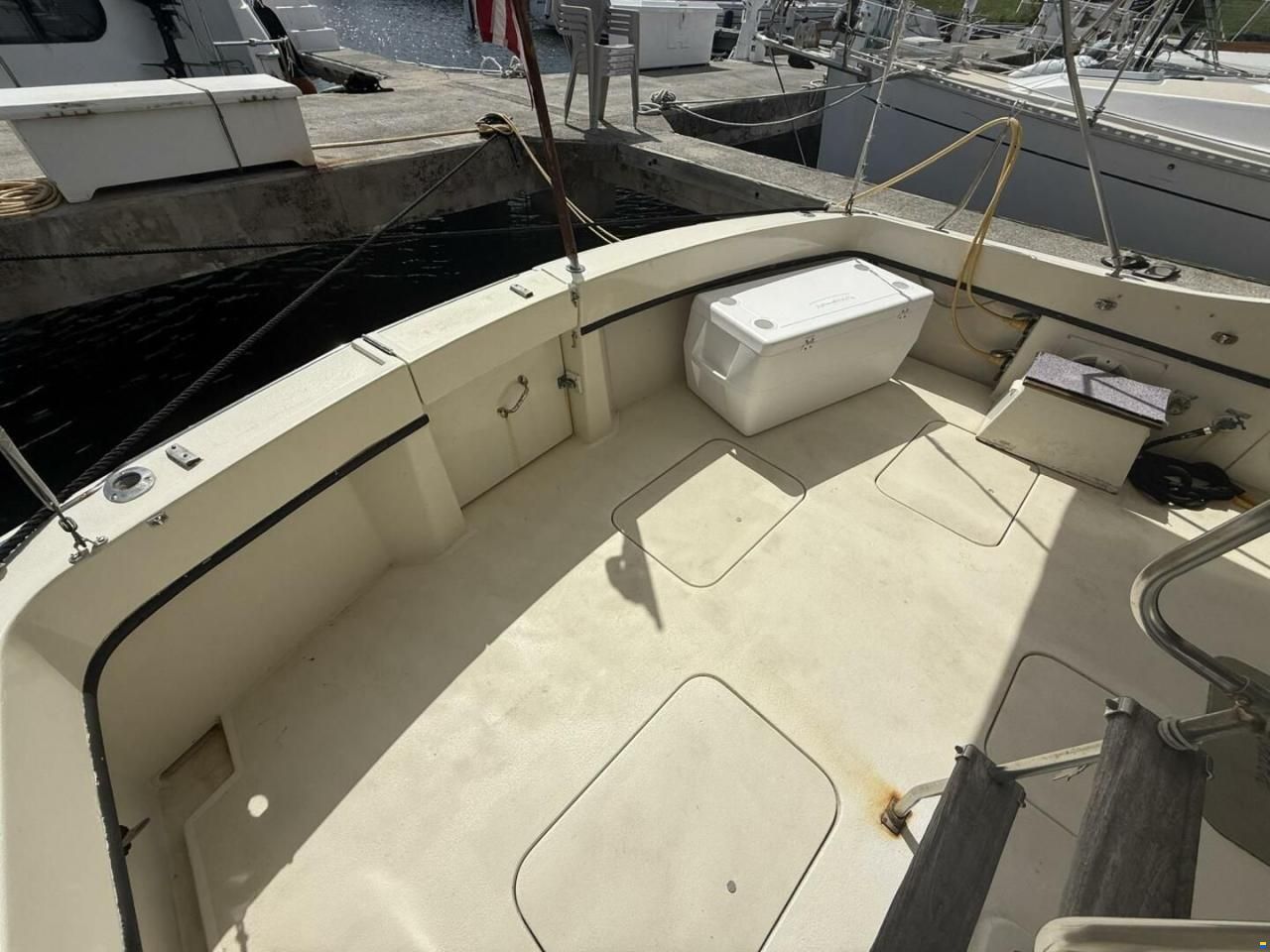 Hatteras 37 Convertible