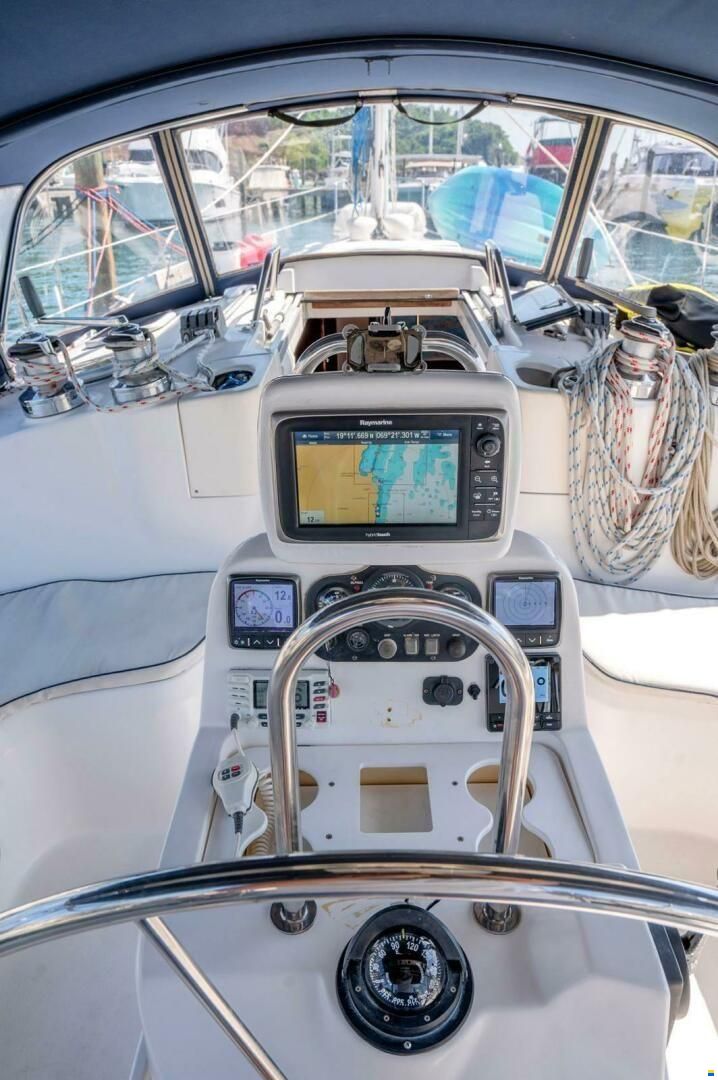 Hunter Marine 410