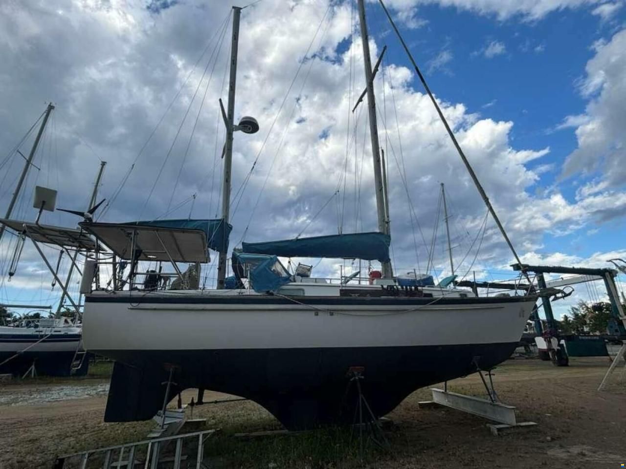 Pearson 365 Ketch