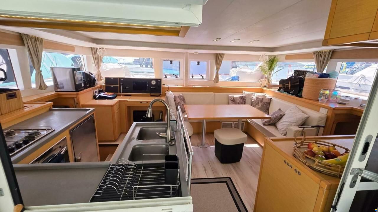 Lagoon 450