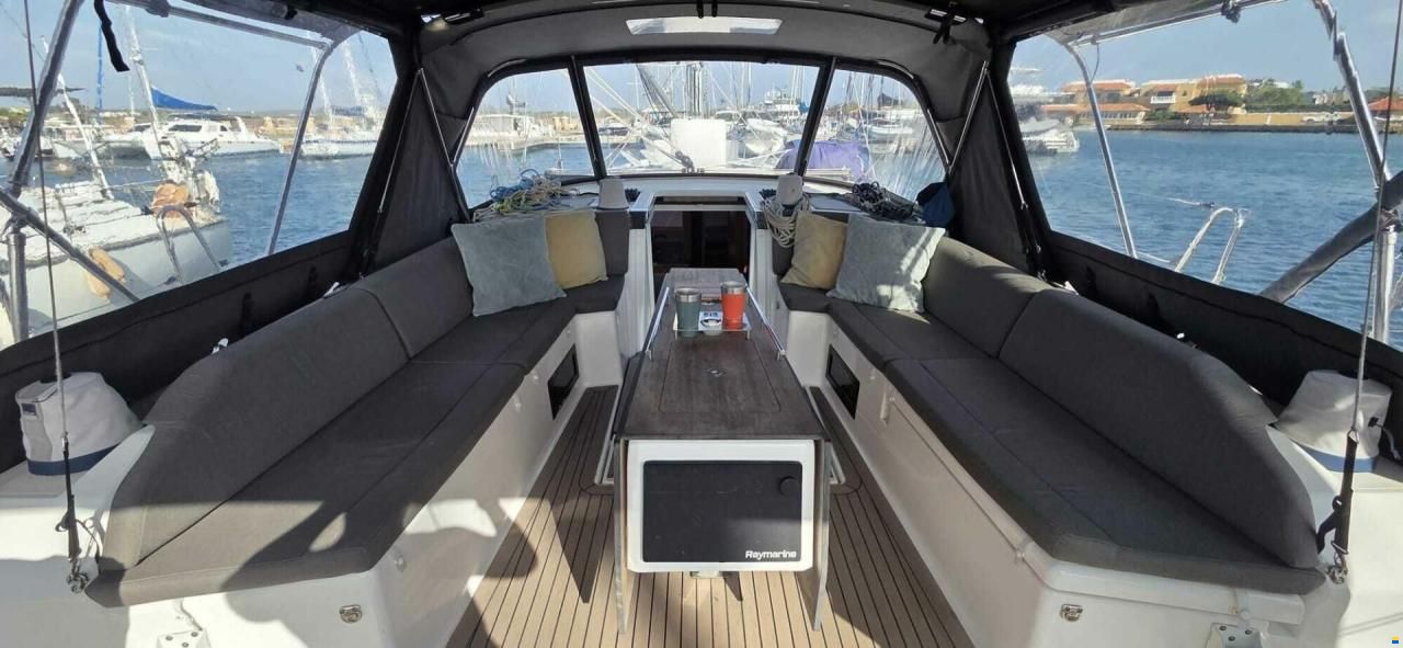 Dufour 530