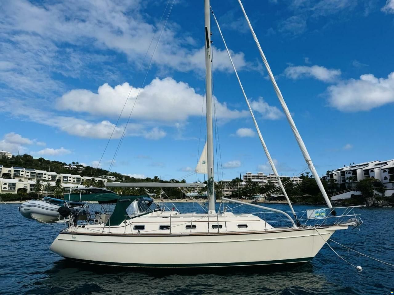 Island Packet 370