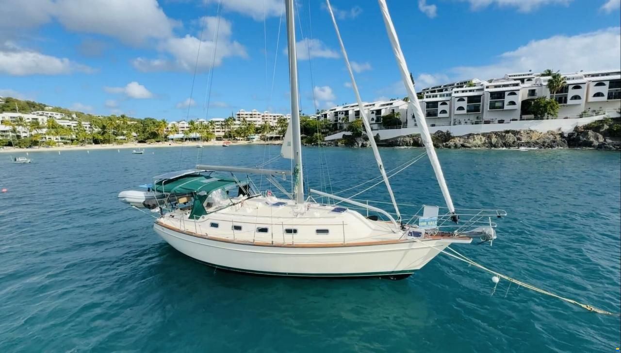 Island Packet 370