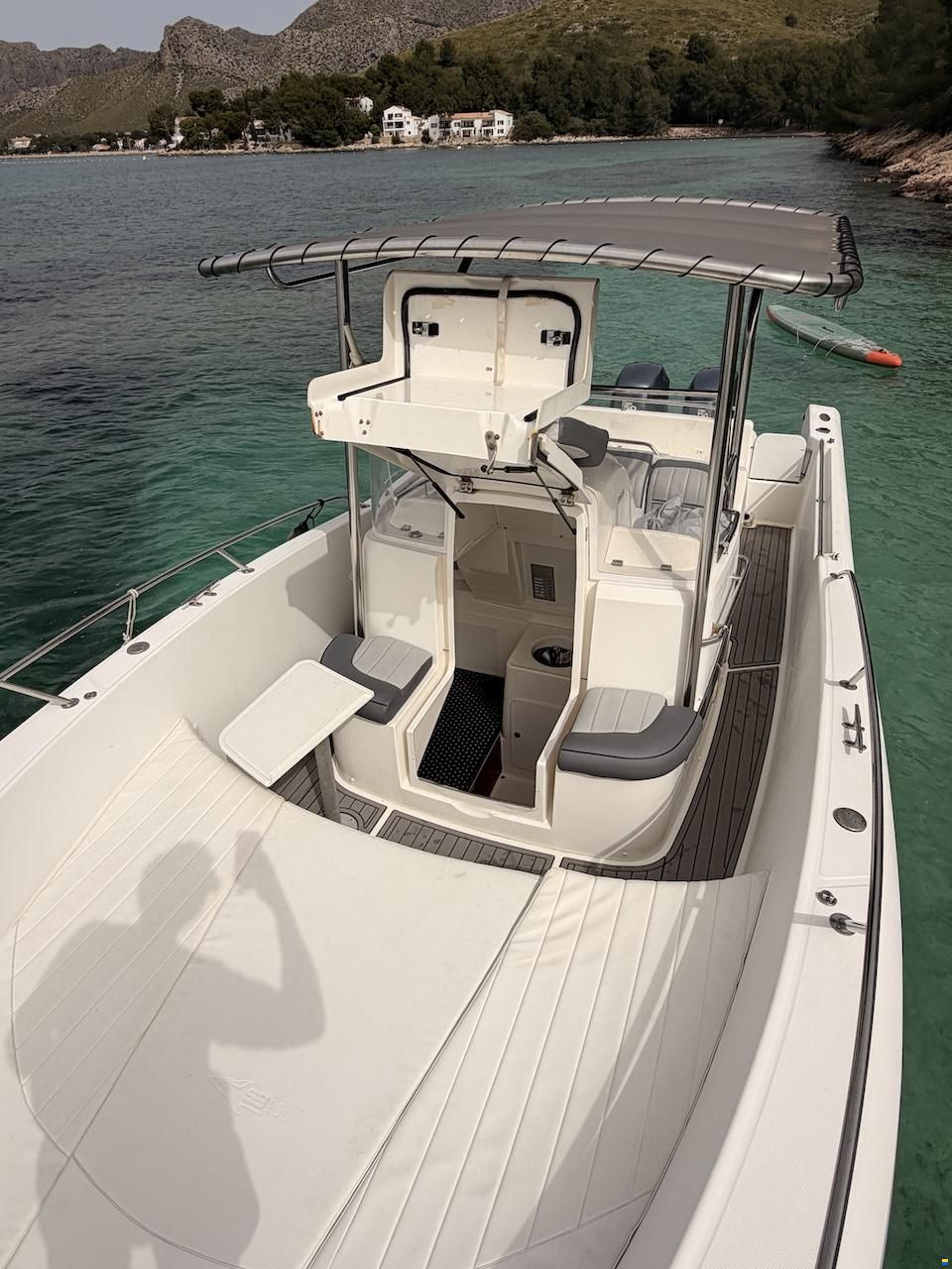White Shark 265