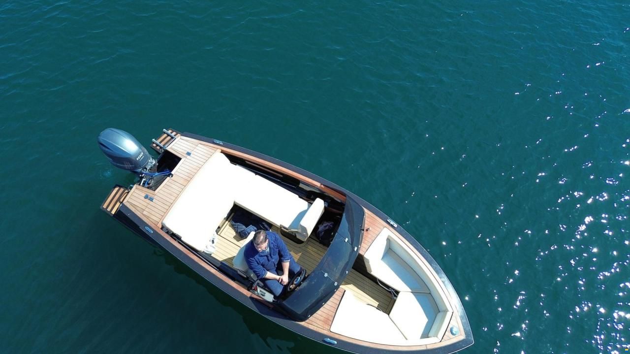 VTS Boats Flying Shark 5.7 Black