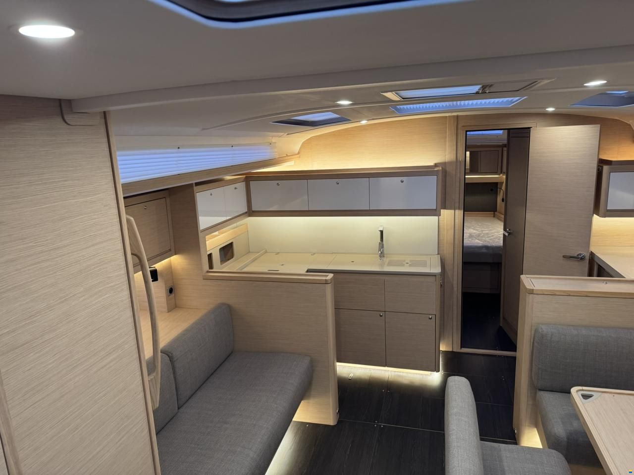 Dufour 470