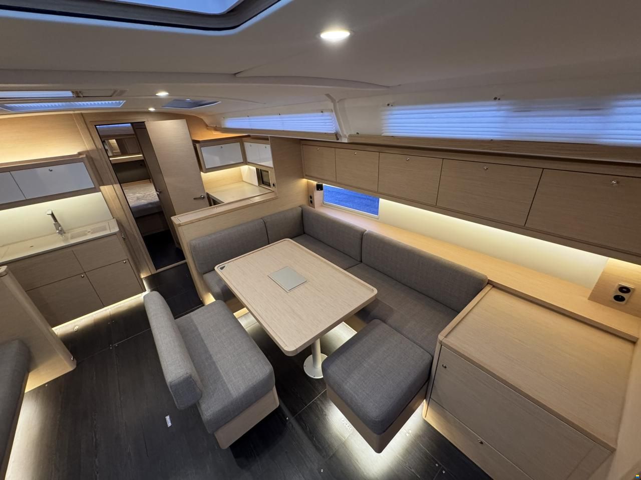 Dufour 470