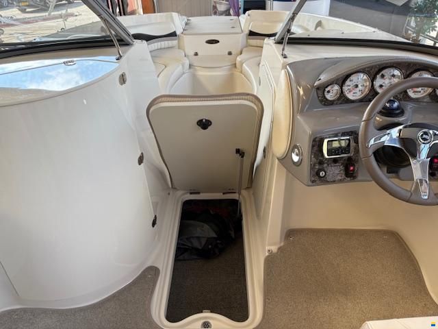 Stingray 235 LR
