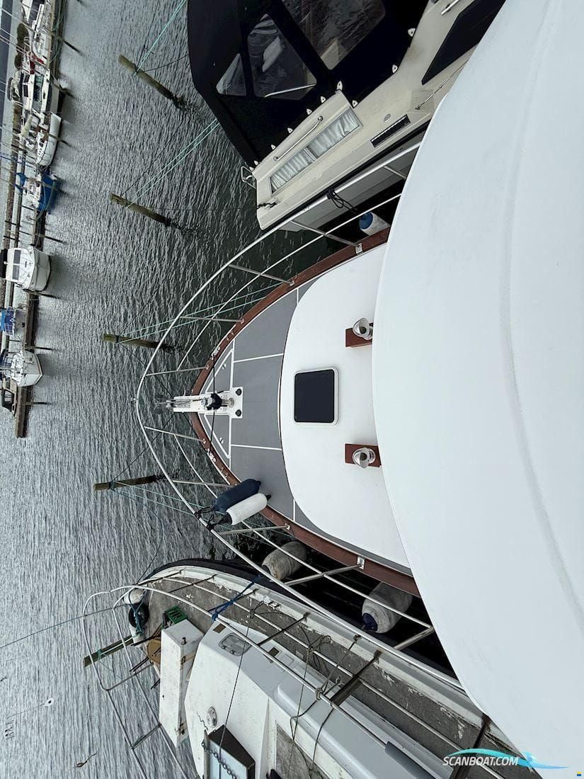Halvorsen 32 Gourmet Cruiser