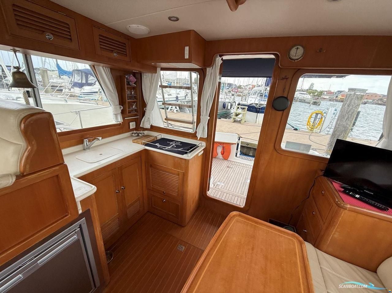 Halvorsen 32 Gourmet Cruiser
