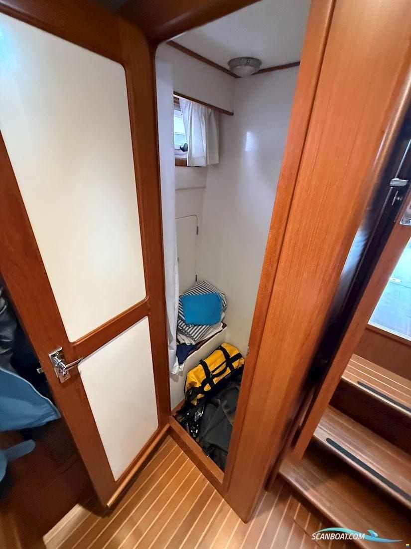 Halvorsen 32 Gourmet Cruiser