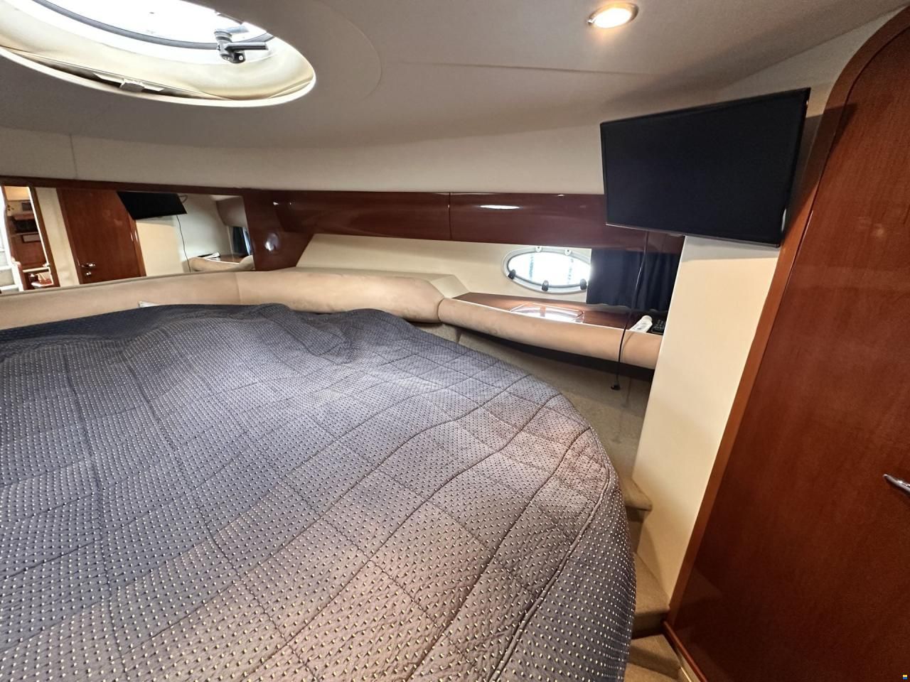 Princess V42