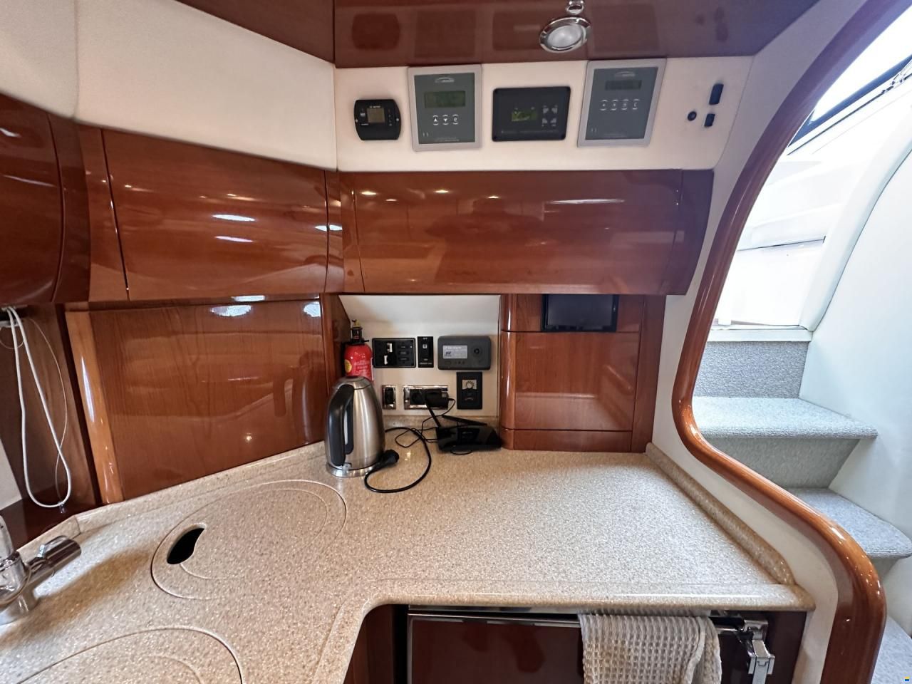 Princess V42