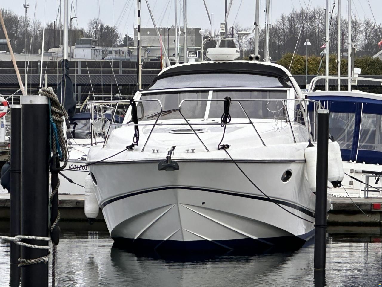 Princess V42