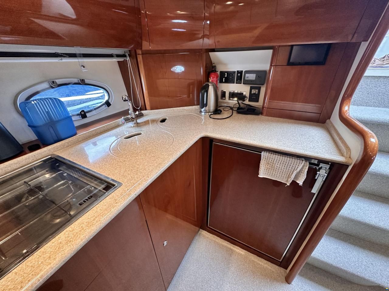 Princess V42
