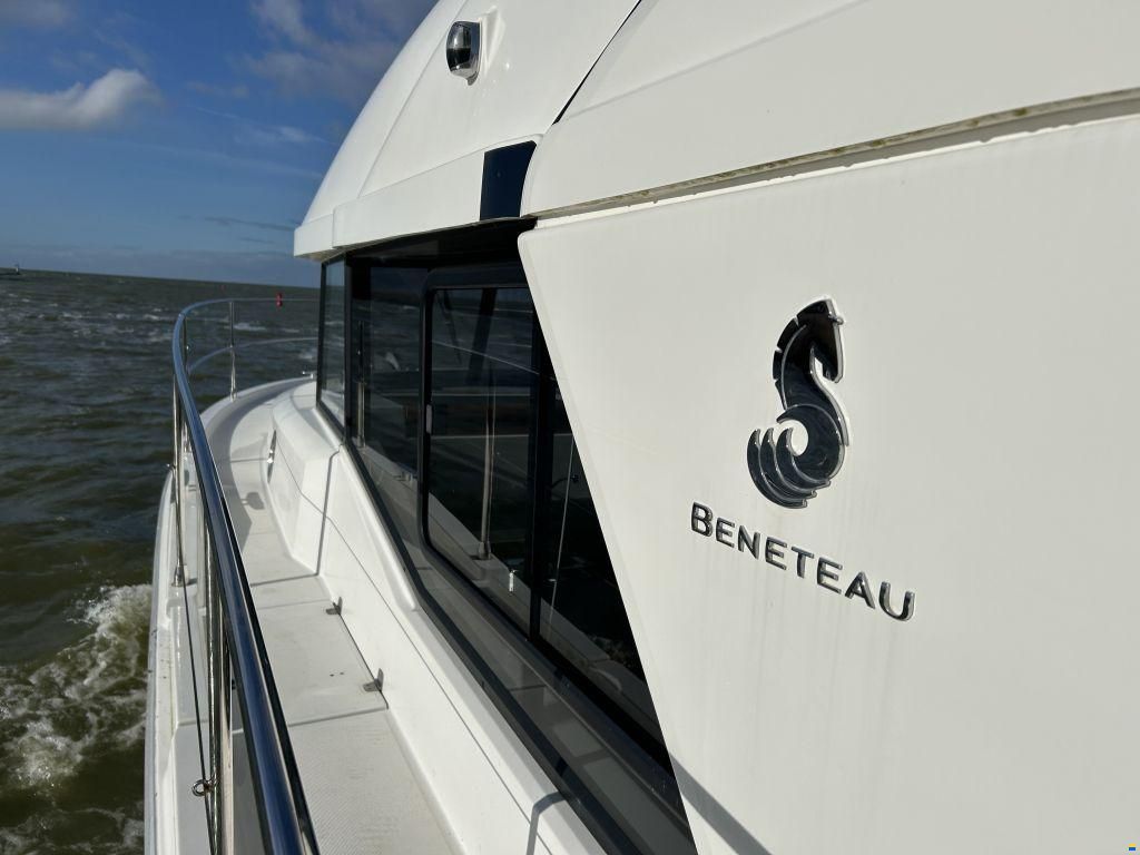 Beneteau Swift Trawler 35