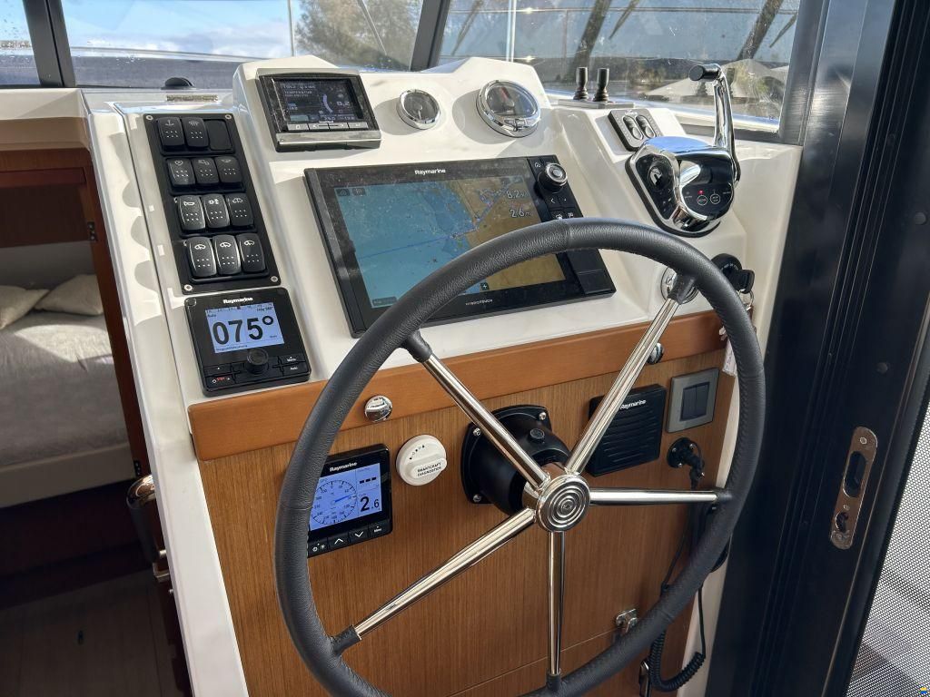 Beneteau Swift Trawler 35