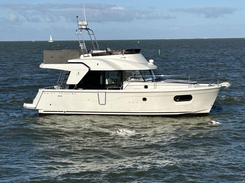 Beneteau Swift Trawler 35