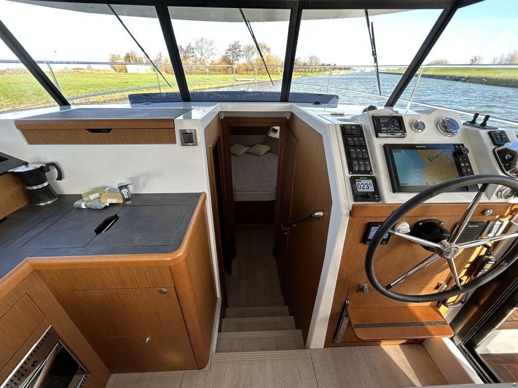 Beneteau Swift Trawler 35