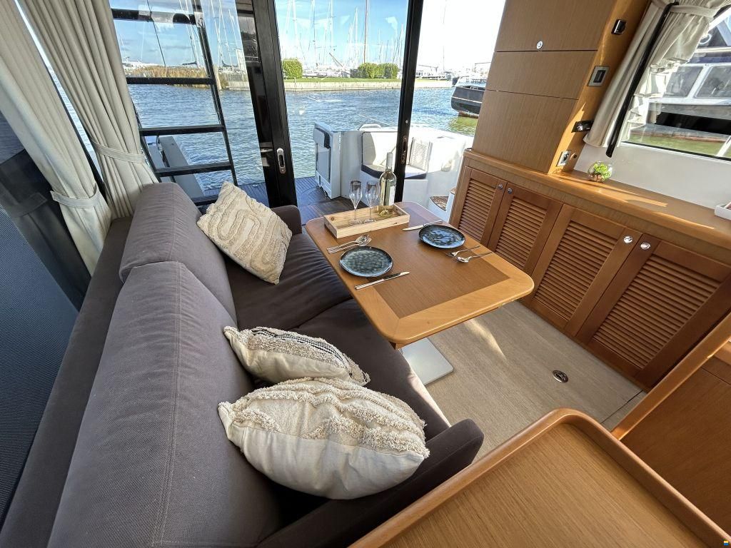 Beneteau Swift Trawler 35