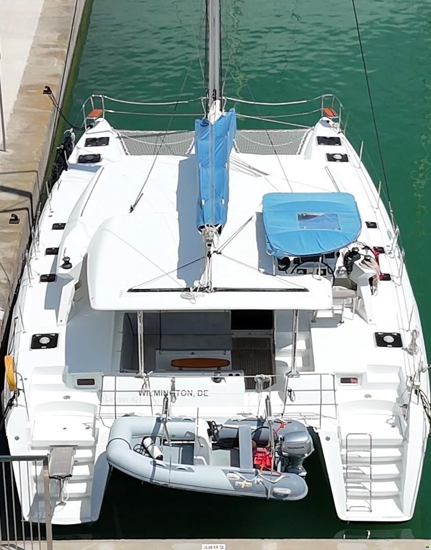 Lagoon 421
