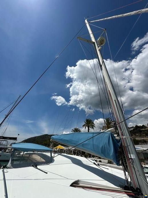 Lagoon 421