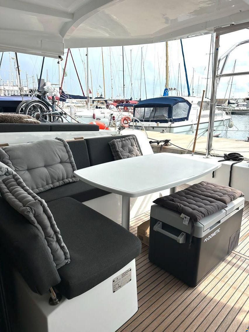 Lagoon 42