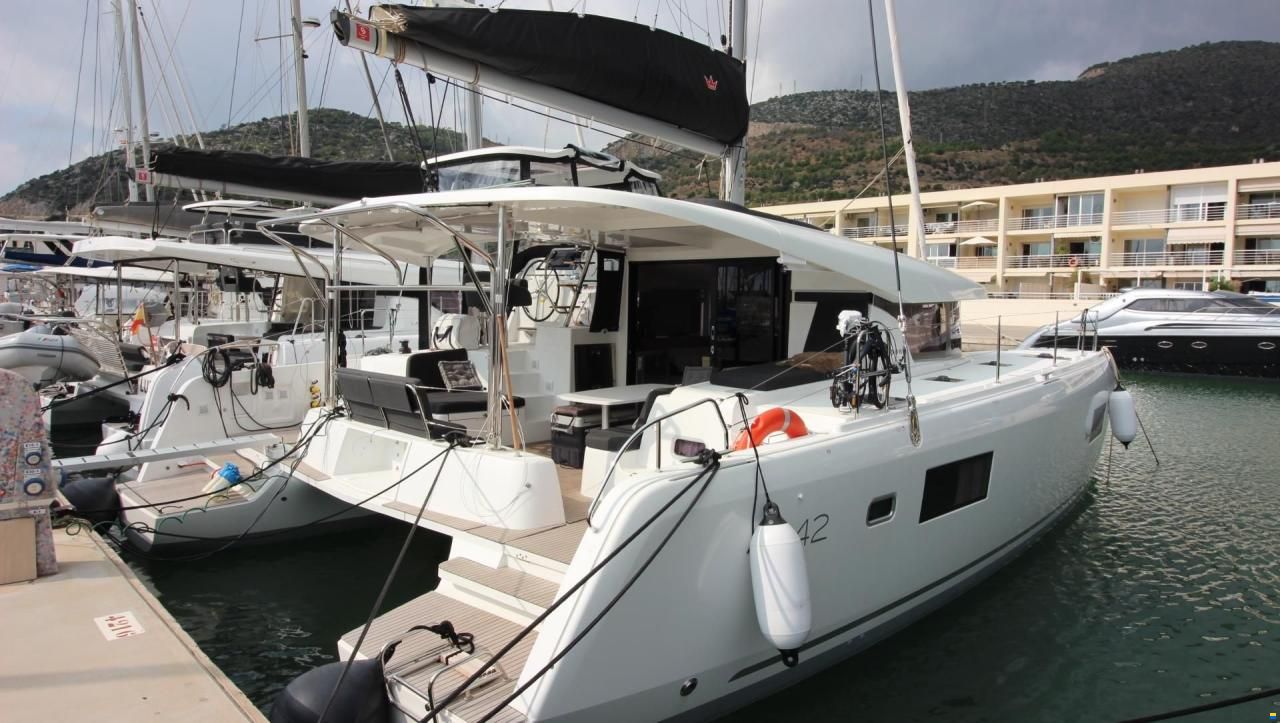 Lagoon 42
