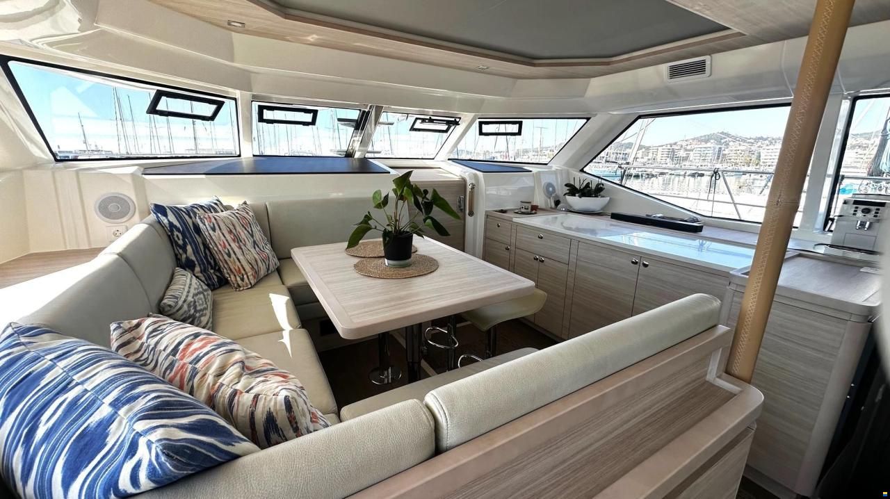 AQUILA 44 Yacht