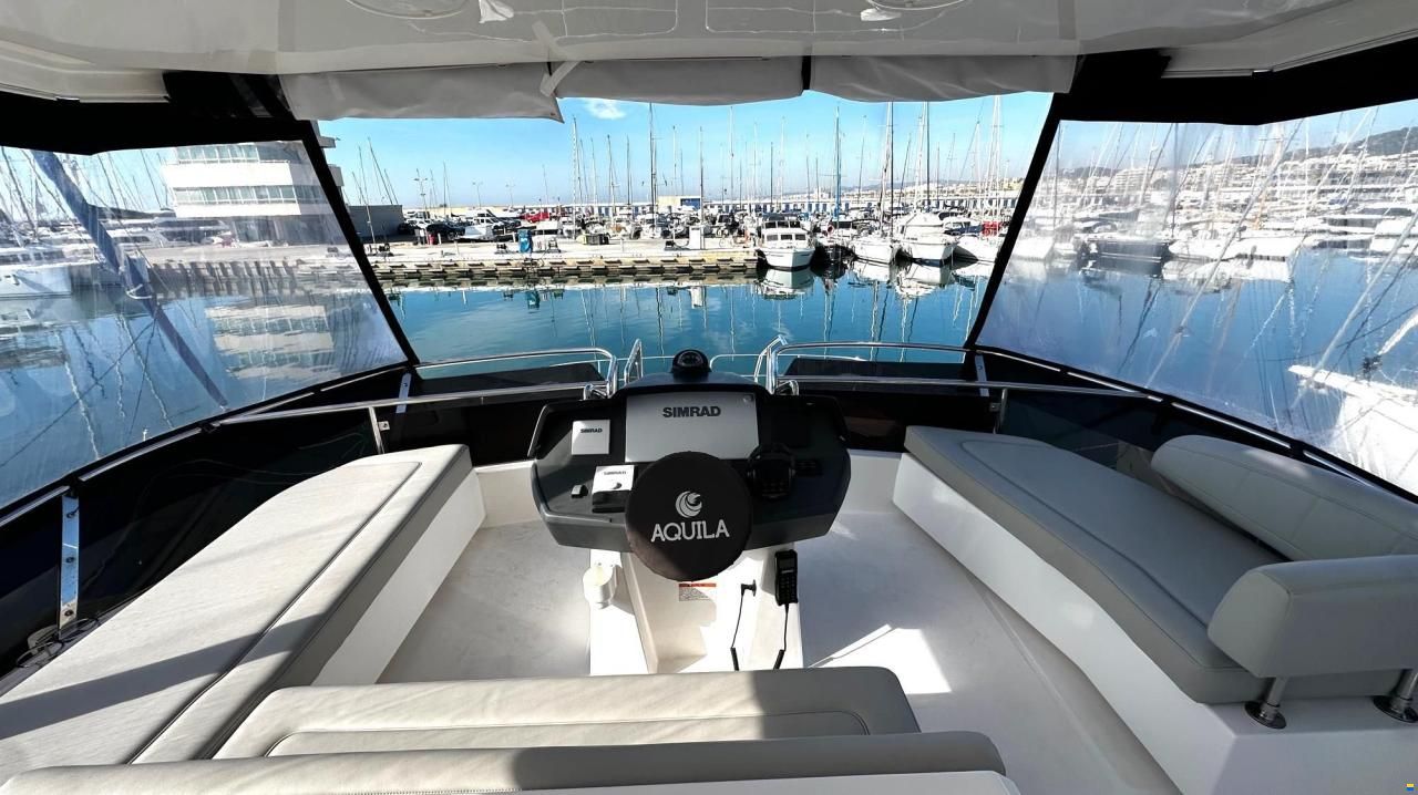 AQUILA 44 Yacht