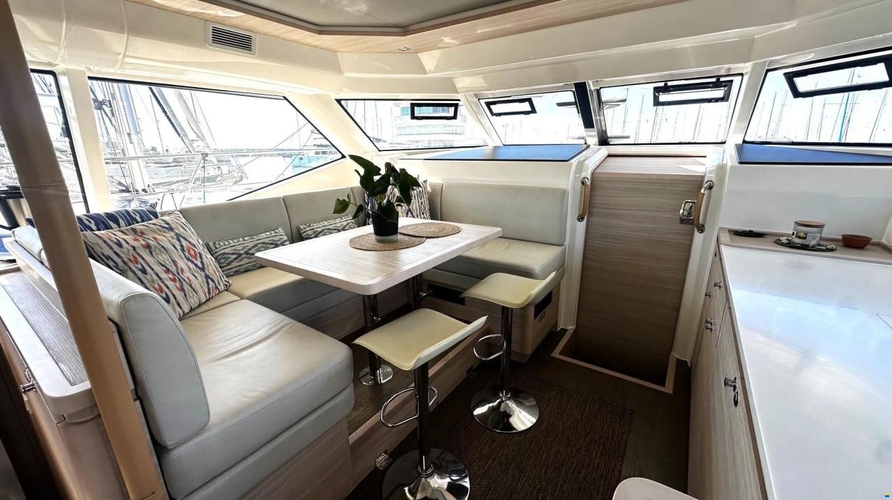 AQUILA 44 Yacht