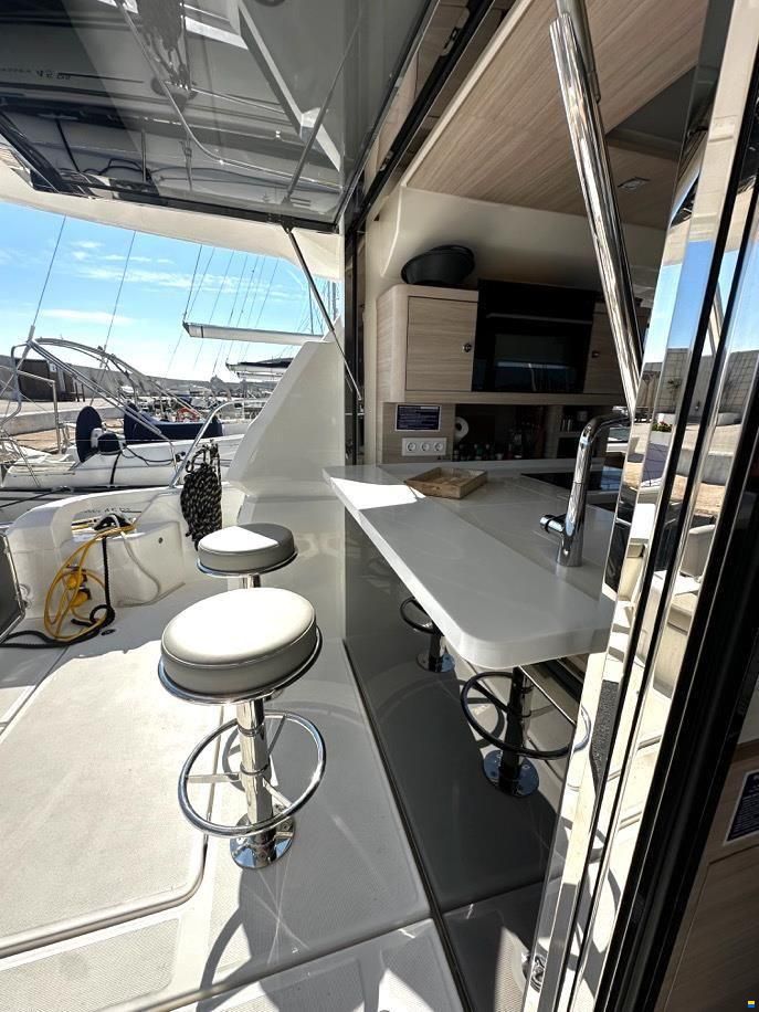 AQUILA 44 Yacht