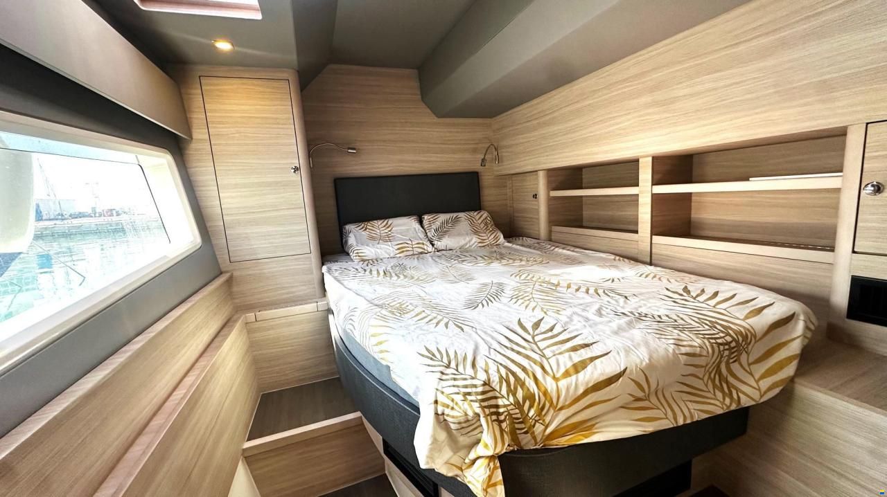 AQUILA 44 Yacht
