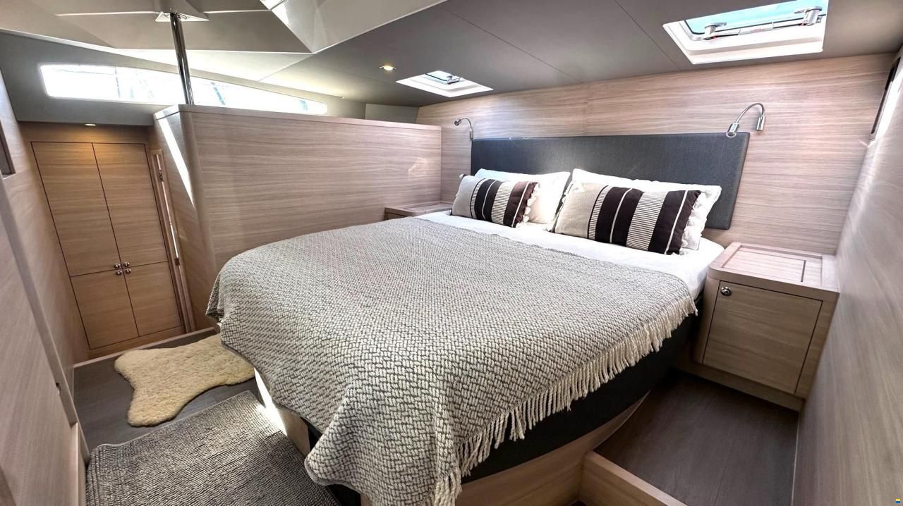 AQUILA 44 Yacht