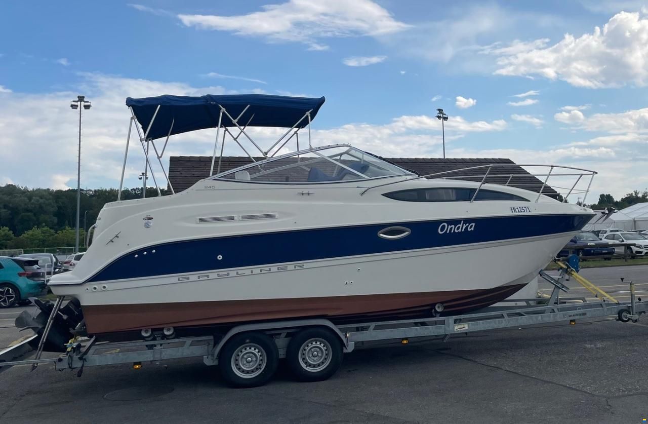 BAYLINER 245 SB