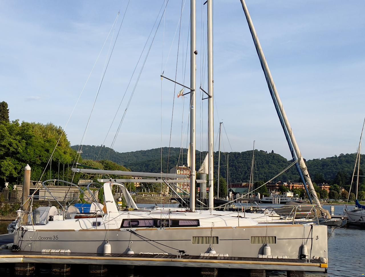 Beneteau Oceanis 35