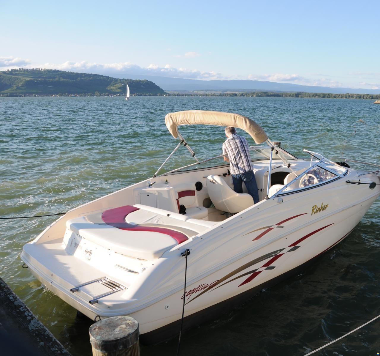 Rinker Captiva 232