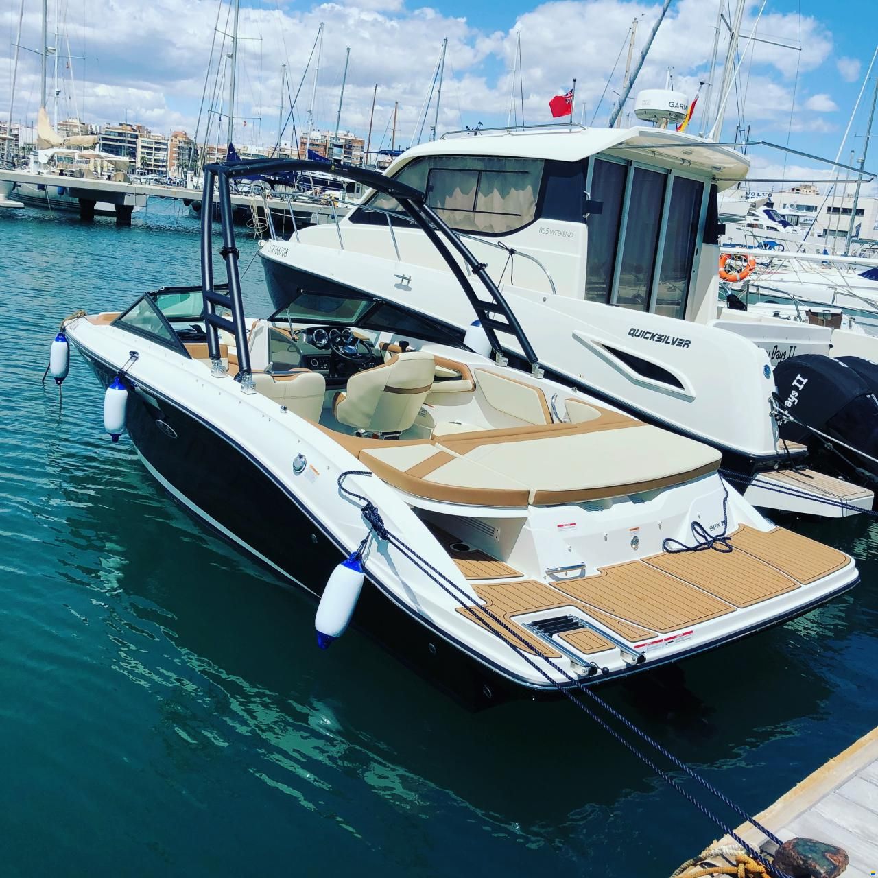 Sea Ray SPX 210