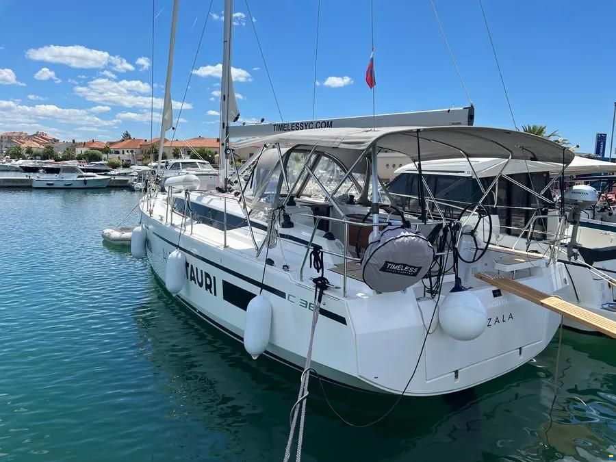 Bavaria C38