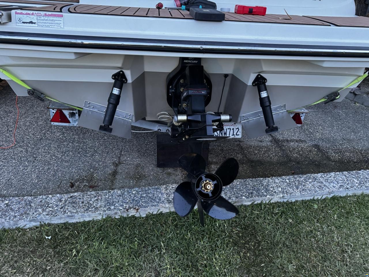 Sea Ray SPX19