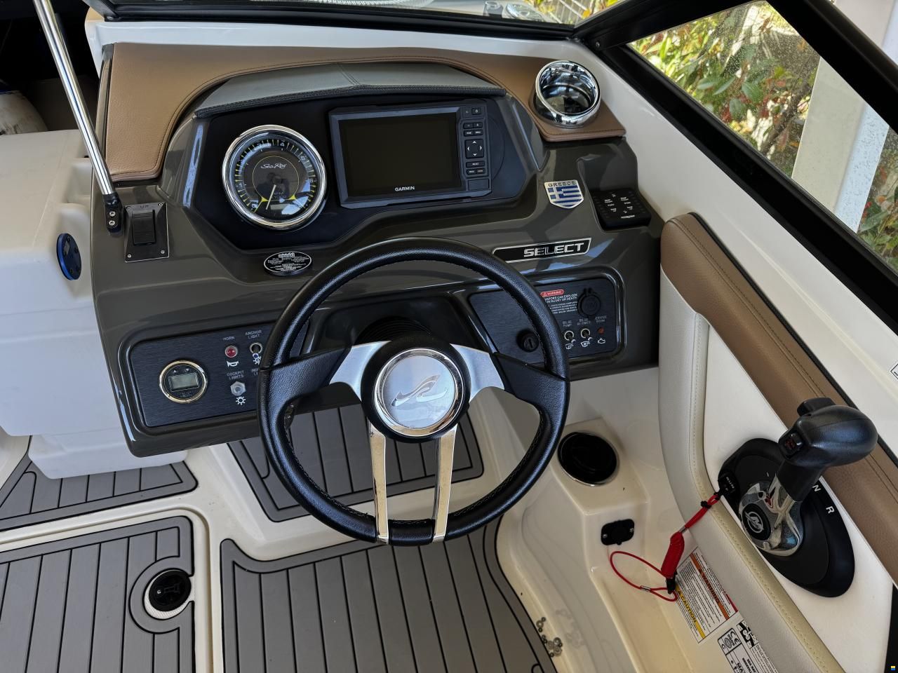 Sea Ray SPX19