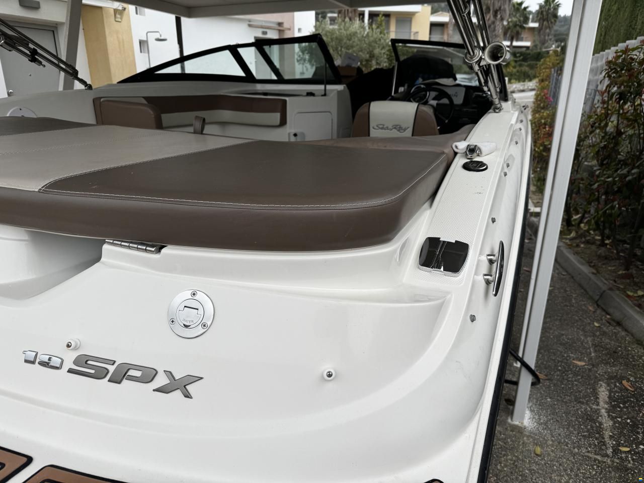 Sea Ray SPX19