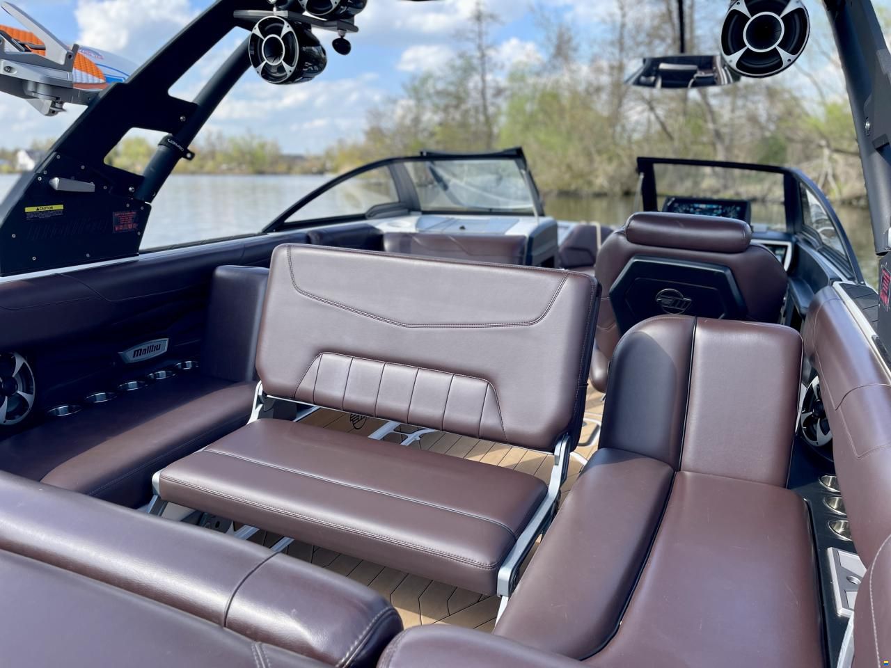 Malibu 23 LSV Wakesetter