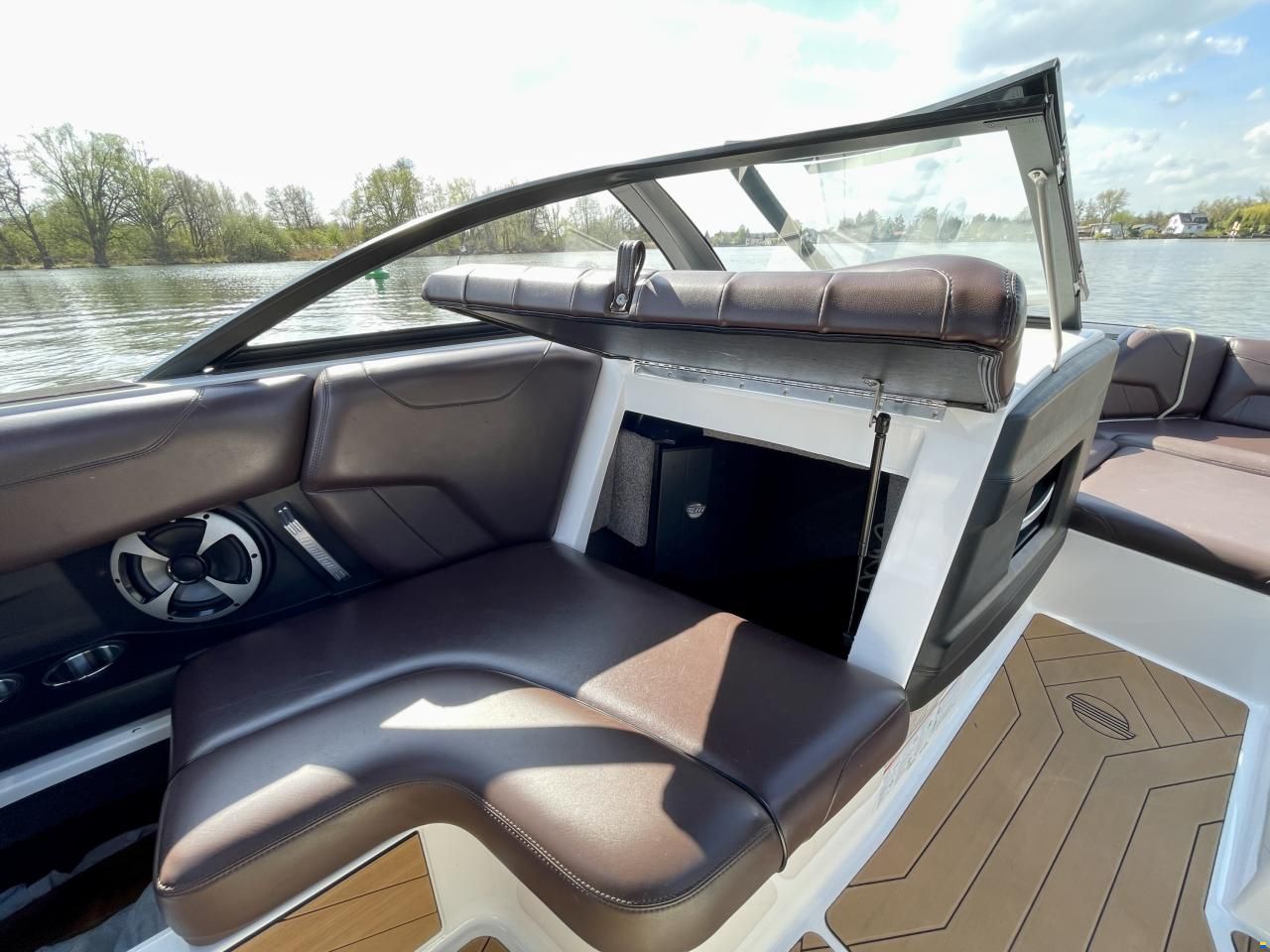 Malibu 23 LSV Wakesetter