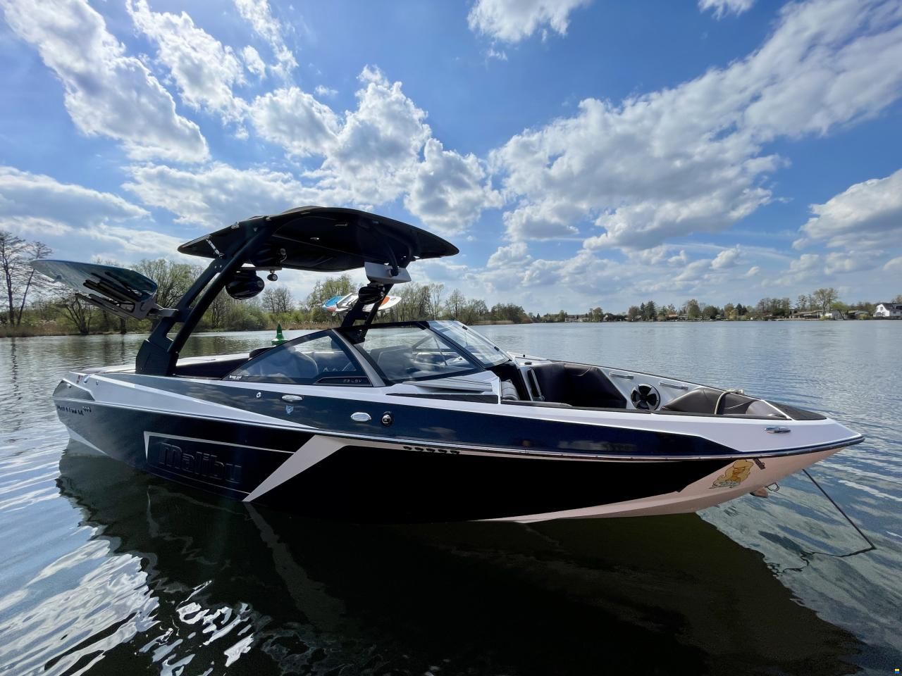 Malibu 23 LSV Wakesetter
